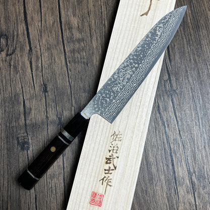 Japanese-origin Takeshi Saji Chef's Knife 240mm   Versatile for household use multi-functional knife for cutting vegetables and meat. Made of Damascus VG10 steel gyuto knife.