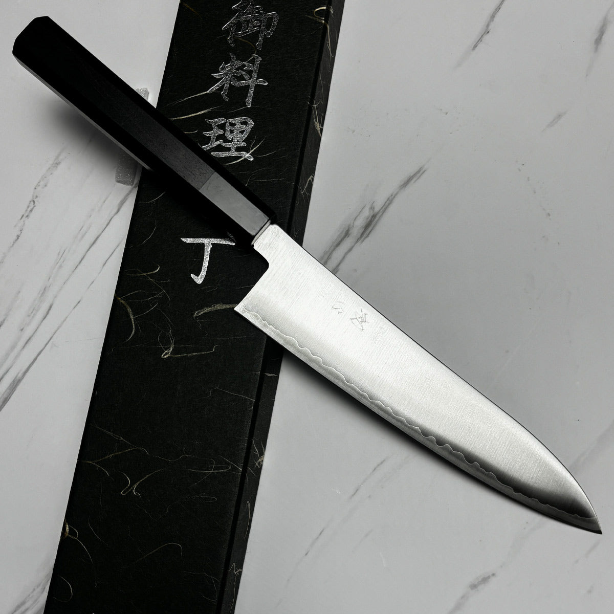 made in japan HATSUKOKORO ZDP-189  high speed powder steel chef's kitchen gyuto knife petty knife Cladded Steel Double edged black buffalo horn ferrules