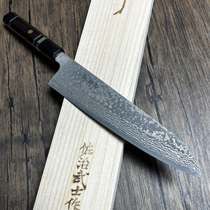 Japanese-origin Takeshi Saji Chef's Knife 240mm   Versatile for household use multi-functional knife for cutting vegetables and meat. Made of Damascus VG10 steel gyuto knife.