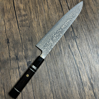 Japanese-origin Takeshi Saji Chef's Knife 240mm   Versatile for household use multi-functional knife for cutting vegetables and meat. Made of Damascus VG10 steel gyuto knife.