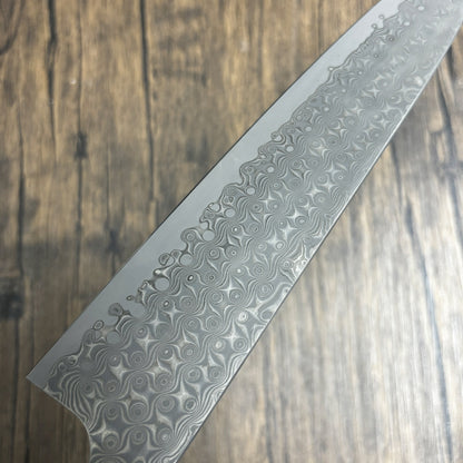 Japanese-origin Nigara  chef's knife, 240mm  Suitable for household use, it is a versatile knife for cutting vegetables and meat. Made of Damascus SG2 powdered steel, it is a multi-functional chef's knife, including a beef knife.